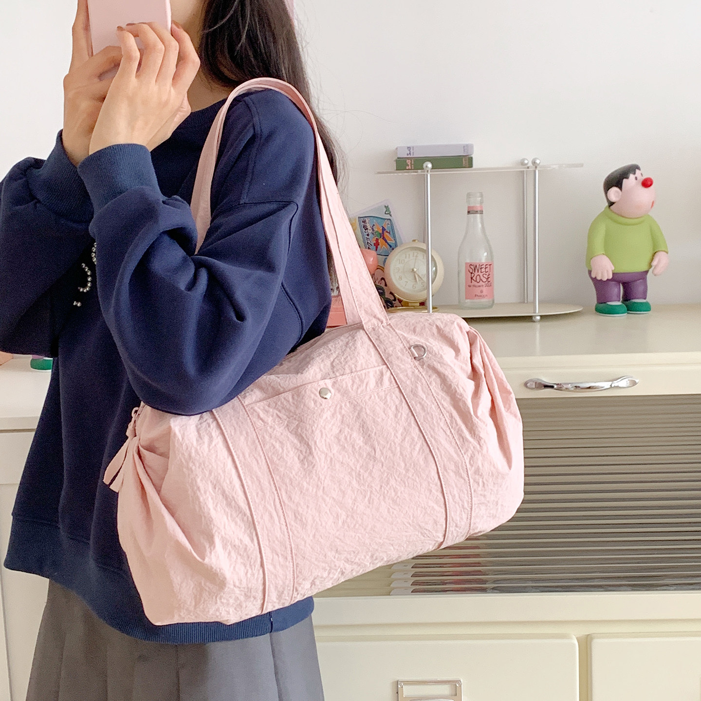 Casual lightweight sports shoulder hand luggage bag