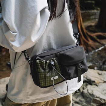 Casual and versatile cross-body contrast chest bag