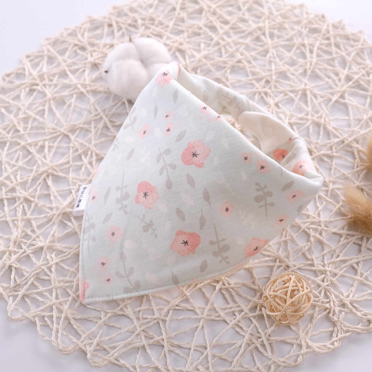 Mother and baby products Baby waterproof saliva towel Pure cotton triangle scarf dirtproof bib Double layer cotton bib