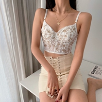 The inside and outside wear a small chest bra French retro big chest small embroidered underwear soft steel ring on the bra