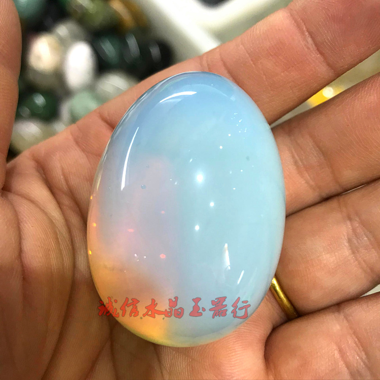 Natural Crystal Opal Small Egg-Shaped Opal Large Particle Raw Stone Hand-Held Ornament Opal Raw Stone Specimen