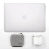 Apple, ноутбук, блок питания, зарядный кабель, система хранения, USB-флеш-накопитель, портативные наушники, универсальная сумка-органайзер, macbook