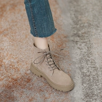 Martens, ретро утепленные замшевые универсальные короткие сапоги в английском стиле на платформе, коллекция 2023, в британском стиле, из натуральной кожи, подходят для весны и осени