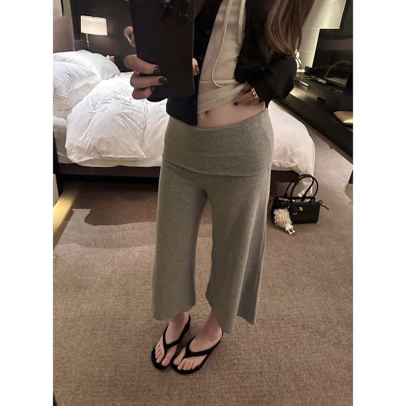 Ffshu Round Face Qi Qi Early Autumn Cuffed Cropped Pants for Women, Drapey Knit Flared Pants, Slim Fit, Slimming, Casual Mid-Length Pants Ffshu Round Face Qi Qi Early Autumn Cuffed Cropped Pants for Women, Drapey Knit Flared Pants, Slim Fit, Slimming, Casual Mid-Length Pants