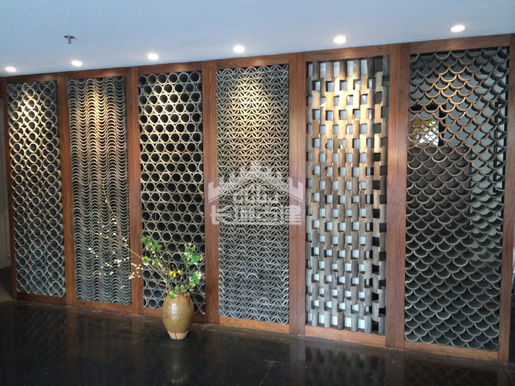 仿古瓦造型 <wbr>仿古瓦隔断 <wbr>瓦片叠加效果 <wbr>青瓦隔断 <wbr>青瓦镂空墙案例