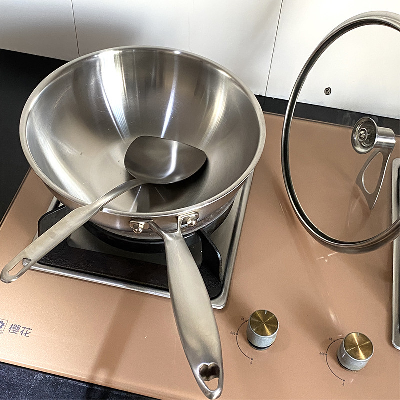 304 stainless steel household wok 26cm rivetless small wok uncoated non-stick cooker Induction cooker universal