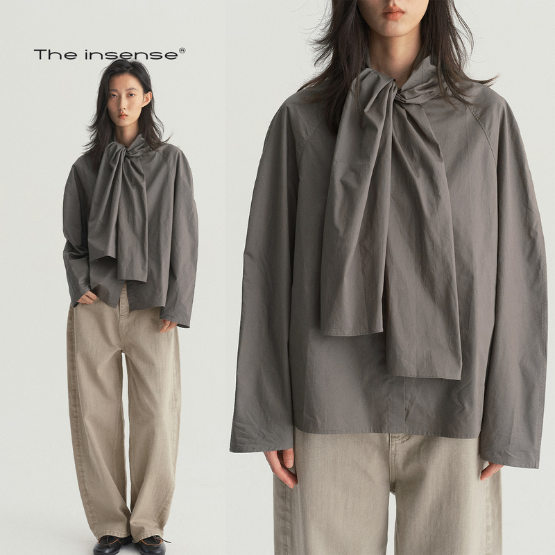 The Insense Glossy Cotton Poplin Custom-Dyed Elephant Gray Shapable Curved Sleeve Scarf Shirt The Insense Glossy Cotton Poplin Custom-Dyed Elephant Gray Shapable Curved Sleeve Scarf Shirt