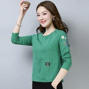 Áo dài tay nữ 2018 mới thu đông trung niên bên ngoài mặc 30 - 40 tuổi 50 áo thun cotton rộng mút hoang dã