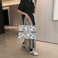 Синяя и белая ширина фарфора 40 высокая 30 сторона 12