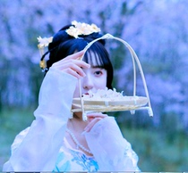 Ancient costume Hanfu photography antique props holding basket flower basket carrying basket Han element photo decoration children bamboo basket