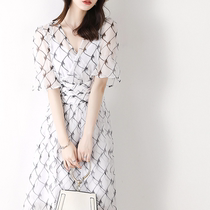 Black and white - grade dress 2021 summer new wear - lean temperament gentle wind decrease medium - long chiffon skirt