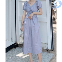  French niche dress Hepburn style bellflower retro temperament a word bubble sleeve long V-neck slim 2020 new