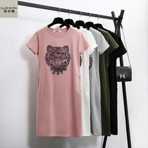 Large size fat mm summer in the long section of the belly to reduce the age of the crew neck t-shirt dress heavy embroidery tiger head sequin dress 200 pounds