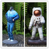 MiVi Classic series MM-001 Astronaut MM-002 Dodging paparazzi Leonardo orders