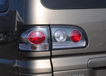 Suitable for Dongfeng Fengxing Lingzhi M3M5 rear tail light assembly C12 rear combination light C11 brake light accessories