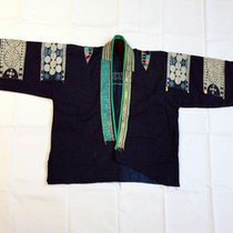 Guizhou ethnic minority clothing Anshun Buyi ethnic tops Handmade embroidery batik clothes hand-woven blue dye