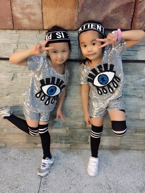 Ngày của trẻ em New Children Dance Dance Modern Dance Trang phục cổ vũ cho trẻ em Quần áo hợp xướng Đàn ông và phụ nữ thời trang cho bé gái