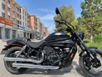 Cruise retro light riding Han Xiaoxing gV650 modified bass Cobra