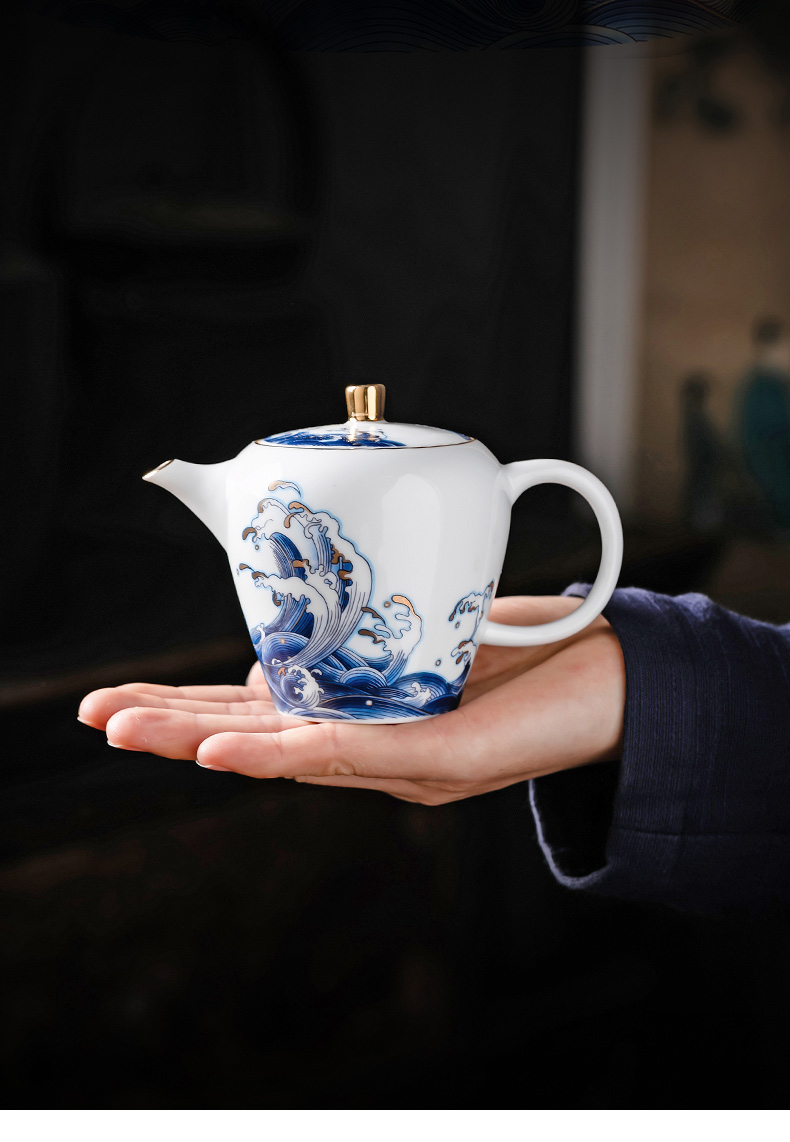 Treader fuels the teapot filtering the home of kung fu tea tea ware jingdezhen ceramics craft teapot is large