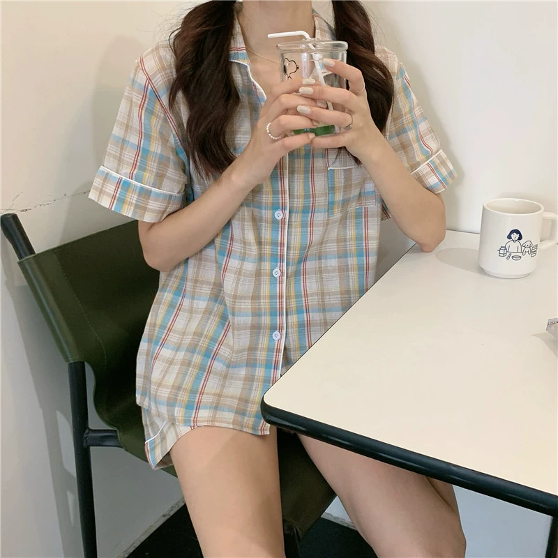 Xia Lijia Hàn Quốc màu đơn giản kẻ sọc ve áo viền ngắn tay áo sơ mi ngắn tay quần đùi bộ đồ ngủ - Giống cái