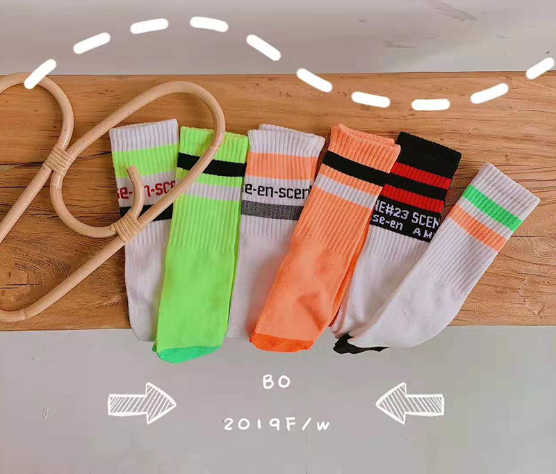 Hong Kong Korean children's clothing girls' autumn all-match Western-style socks women's treasure bubble socks letters hit color socks