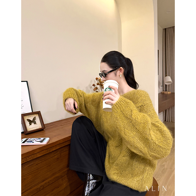 Alin【Autumn Eucalyptus】Autumn and Winter Mohair Alpaca Sweater Retro Round Neck Hollow Knit Sweater for Women Alin【Autumn Eucalyptus】Autumn and Winter Mohair Alpaca Sweater Retro Round Neck Hollow Knit Sweater for Women