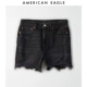 AEO mới màu đen bạn trai phong cách quần short nữ lỗ denim American Eagle 0547_6063 - Quần jean