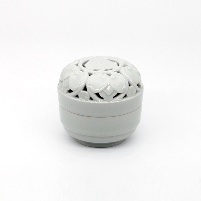 Lushuishanfang Qinghuo Furnace Smoke Green Glaze Song-style carved peony peony aromatherapy antique literati furnace