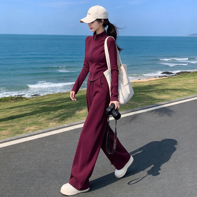 High-End, Stylish and Sporty Casual Tracksuit for Women, Autumn and Winter, Fleece-Lined, Elegant, Waist-Cinching, Slimming, Korean Style Outfit Set High-End, Stylish and Sporty Casual Tracksuit for Women, Autumn and Winter, Fleece-Lined, Elegant, Waist-Cinching, Slimming, Korean Style Outfit Set
