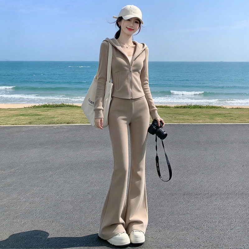 Korean Style Casual Sportswear Suit for Women, Slim Fit, Slimming, Flared Pants, High-End, Spring and Autumn Fashion Outfit, Complete Set Korean Style Casual Sportswear Suit for Women, Slim Fit, Slimming, Flared Pants, High-End, Spring and Autumn Fashion Outfit, Complete Set