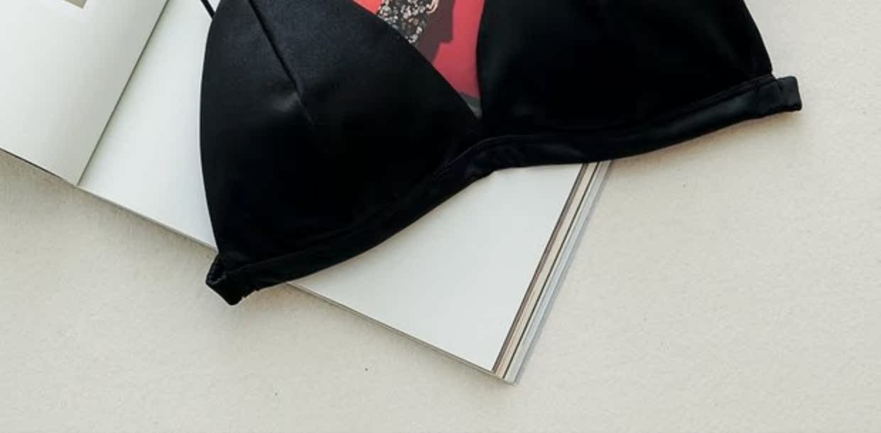 Đồ lót nữ bralette nữ mỏng phần áo ngực không có vòng thép mềm cup tam giác ngực nhỏ ngực đẹp gợi cảm trở lại áo ngực mùa hè áo lót 3 dây