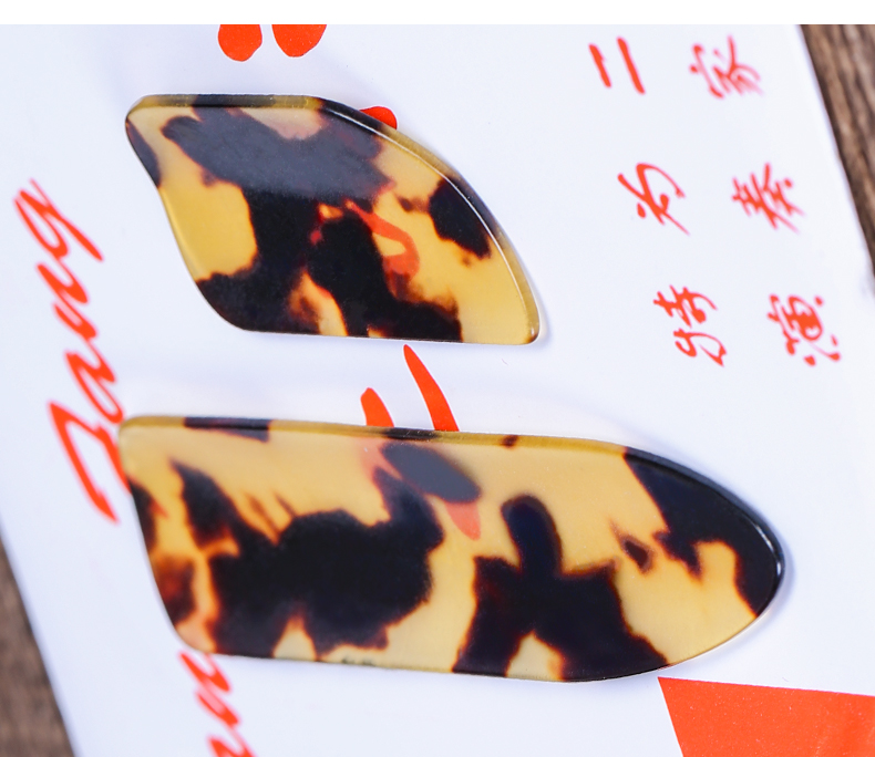 Celluloid móng tay ba dây lớn vừa và nhỏ ba dây phụ kiện dụng cụ âm nhạc dây đeo guitar