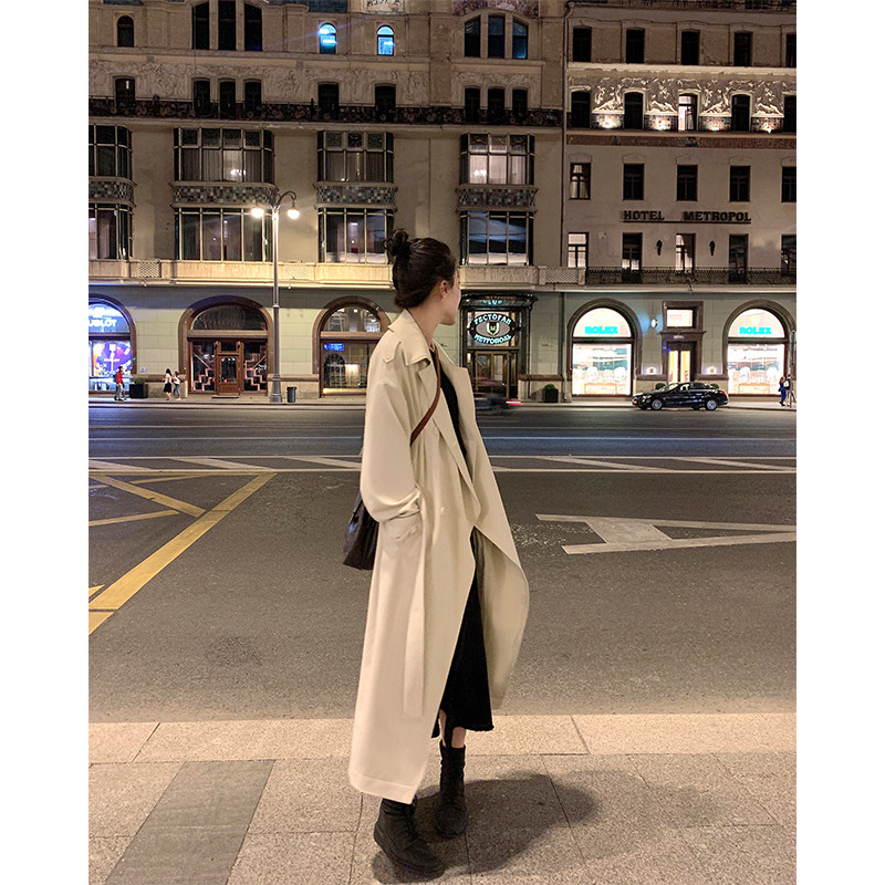 Windbreaker women's mid-length 2022 autumn new Korean version loose waitmore popular British wind coat jacket