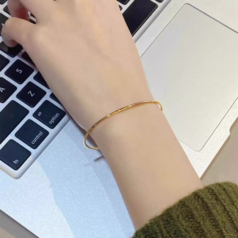 French Design Luxury Brand New Ultra-Thin Bracelet Versatile Jewelry Classic Bracelet for Women Simple Plain Ring Bracelet Wristband
