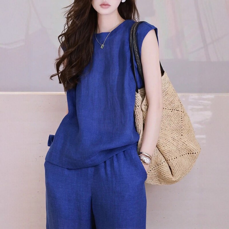 Very Nice-Looking Two-Piece Set for Women in Summer 2026, New Blue Round-Neck Sleeveless Top with Matching Casual Pants Two-Piece Set