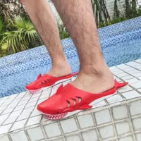 Красная акула, семейный стиль