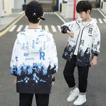 Boys spring clothing jacket 2022 new childrens spring jacket handsome boy windsurgboy blouses boy blouses Korean version of the tide