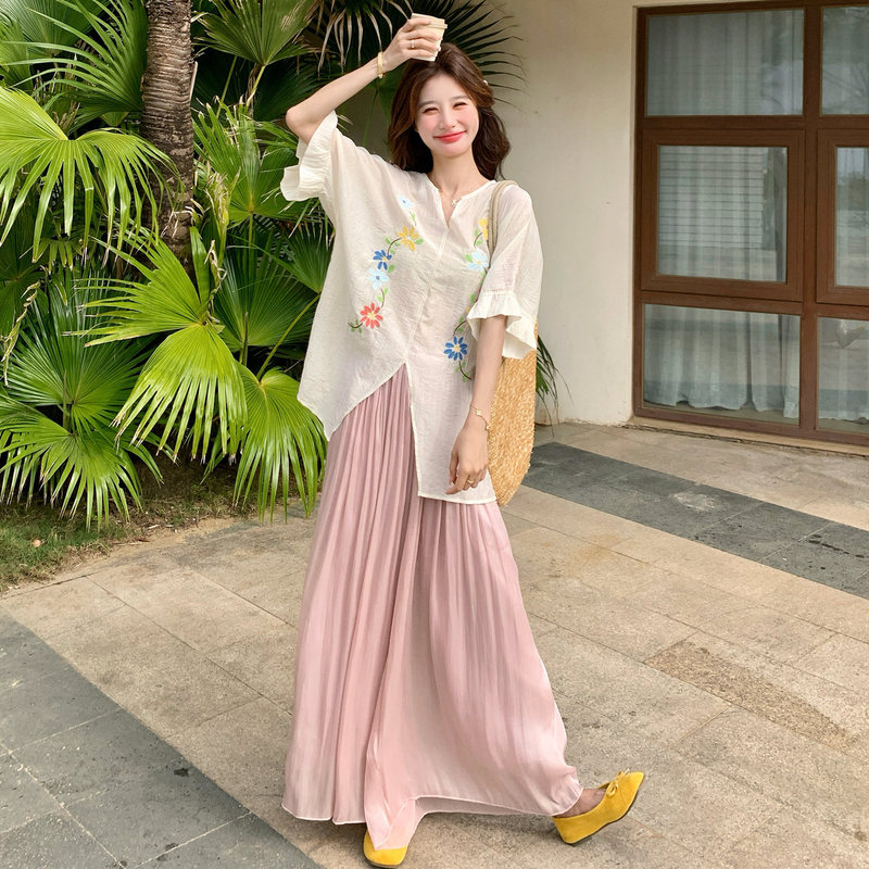 White Loose and Casual Embroidered Printed Lightweight Sun Protection Shirt Set, New Summer Pink Casual Skirt Two-Piece Set
