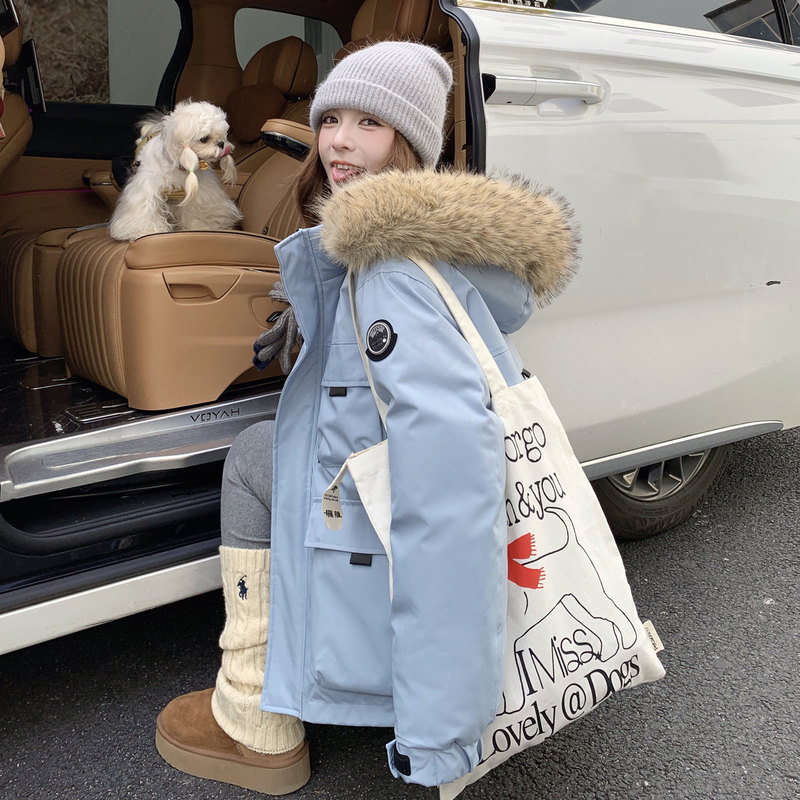 Blue Large Fur Collar Workwear Couple's down Parka for Women, New Winter Style, Petite Loose Fit, Thickened White Duck down Coat Blue Large Fur Collar Workwear Couple's down Parka for Women, New Winter Style, Petite Loose Fit, Thickened White Duck down Coat