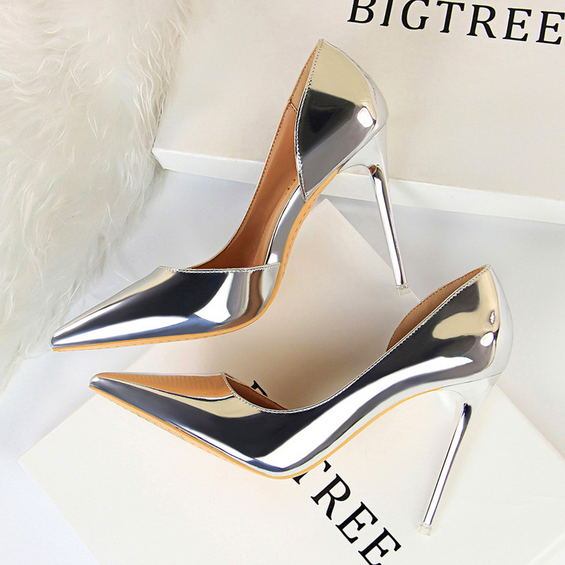 2026 Spring/Summer New Silver Girl's Side Hollow French High Heels, Stiletto Versatile Sexy Pointed Toe Internet Celebrity Shoes