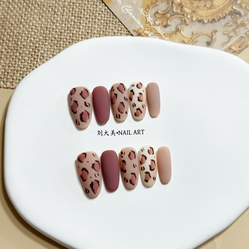 Liu Damei 【Little Pink Leopard】Hand-Painted Elegant and Unique Matte Leopard Print That Enhances Complexion ins Style Pure Handmade Wearable Nail Art Liu Damei 【Little Pink Leopard】Hand-Painted Elegant and Unique Matte Leopard Print That Enhances Complexion ins Style Pure Handmade Wearable Nail Art