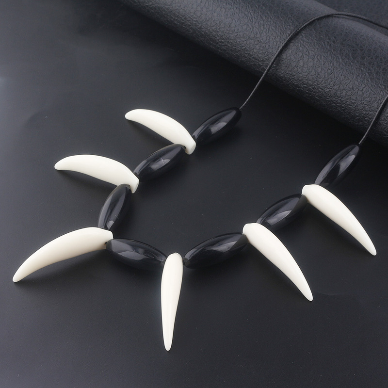 Princess Mononoke Necklace Cosplay Accessory Hayao Miyazaki Classic Anime Peripheral Pendant High-Replication Resin Wolf Tooth