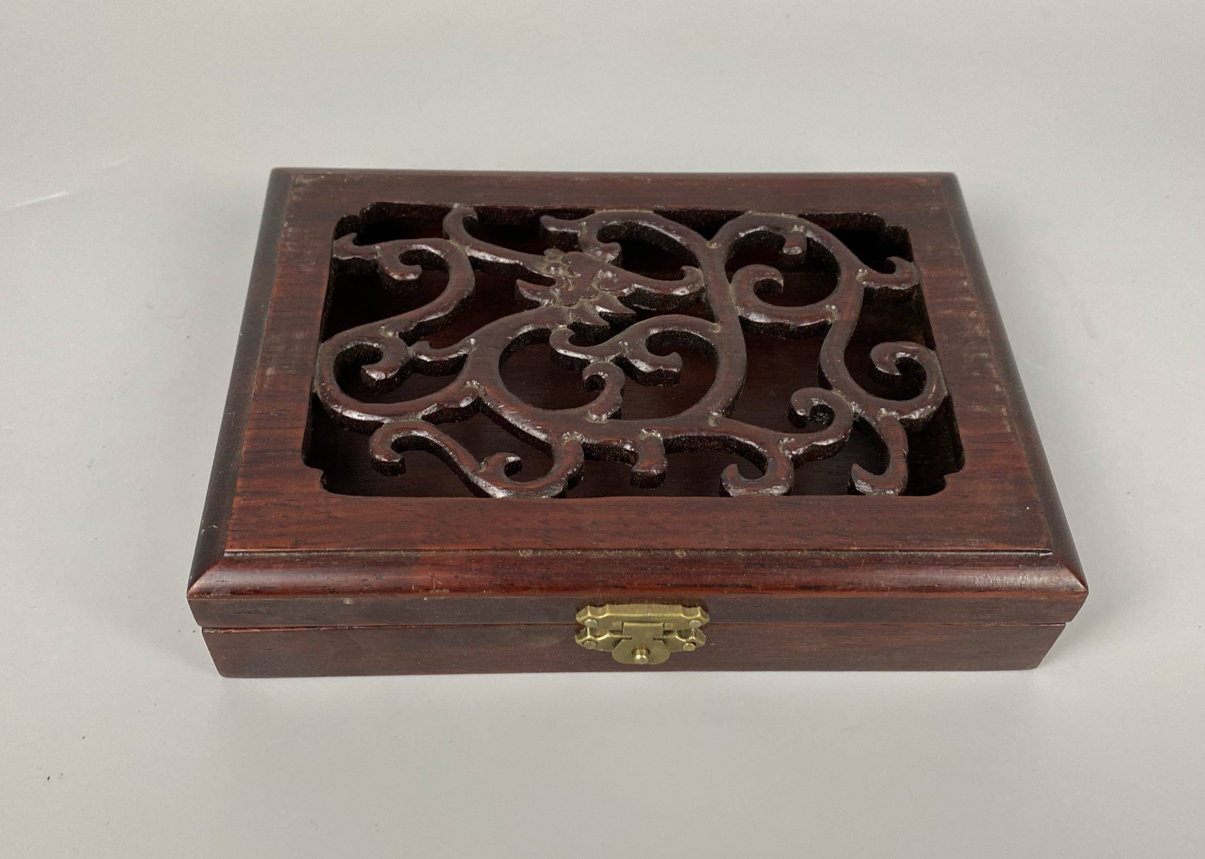 Through the Carved Grass Dragon Weave Box a-Taobao