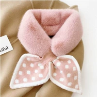 Розовый трикотажный шарф