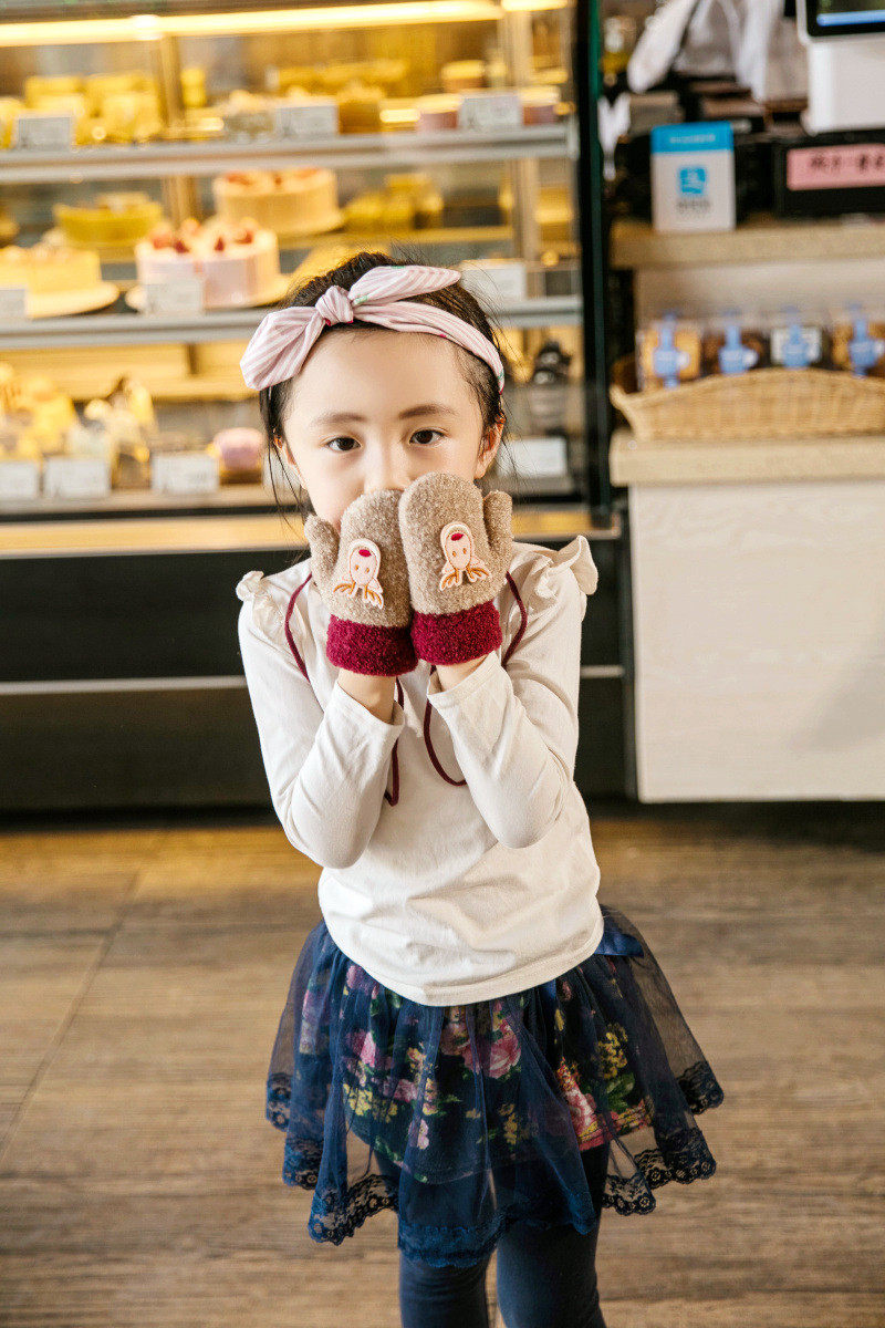 Зимние детские милые утепленные удерживающие тепло перчатки для мальчиков и девочек 