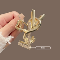 Золотая заколка-крабик