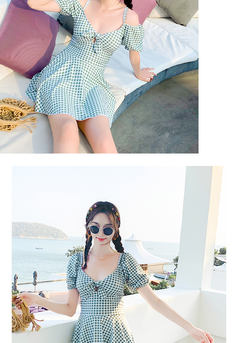 Áo tắm nữ bảo thủ che bụng váy một mảnh 2019 mới kẻ sọc cỡ lớn ngực nhỏ tụ tập áo tắm lệch vai thon - Bộ đồ bơi One Piece bộ bơi liền thân