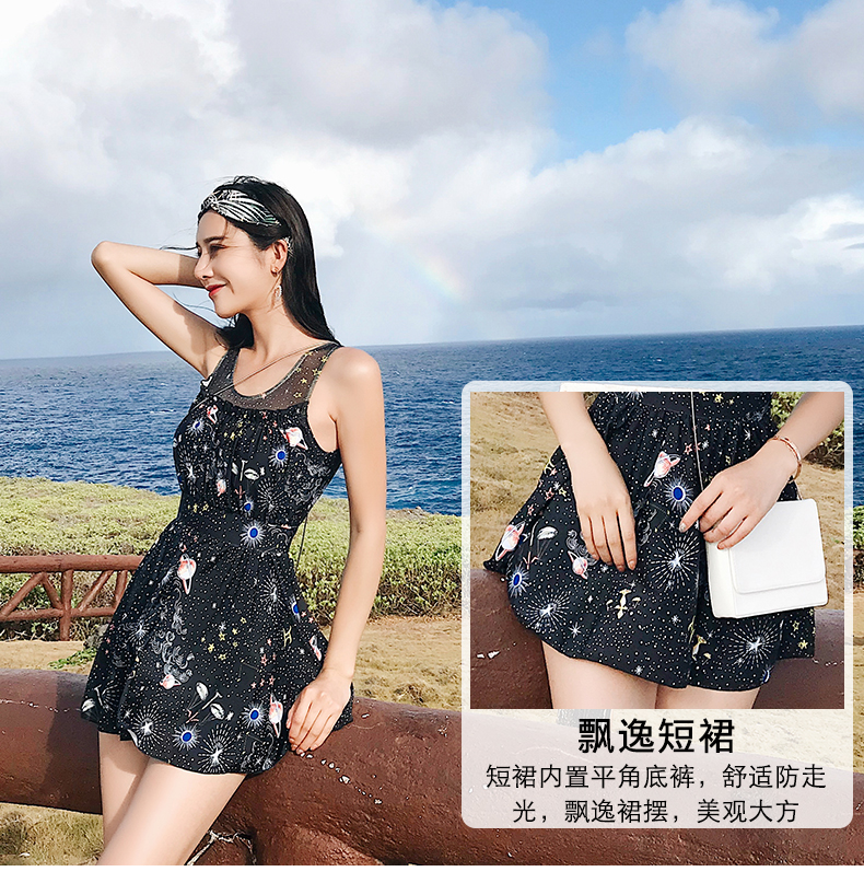 Áo tắm nữ bảo thủ kiểu váy một mảnh Hàn Quốc nhỏ nước hoa che bụng thon gọn ngực nhỏ thu thập sinh viên bong bóng suối nước nóng - Bộ đồ bơi One Piece đồ bơi nữ 1 mảnh