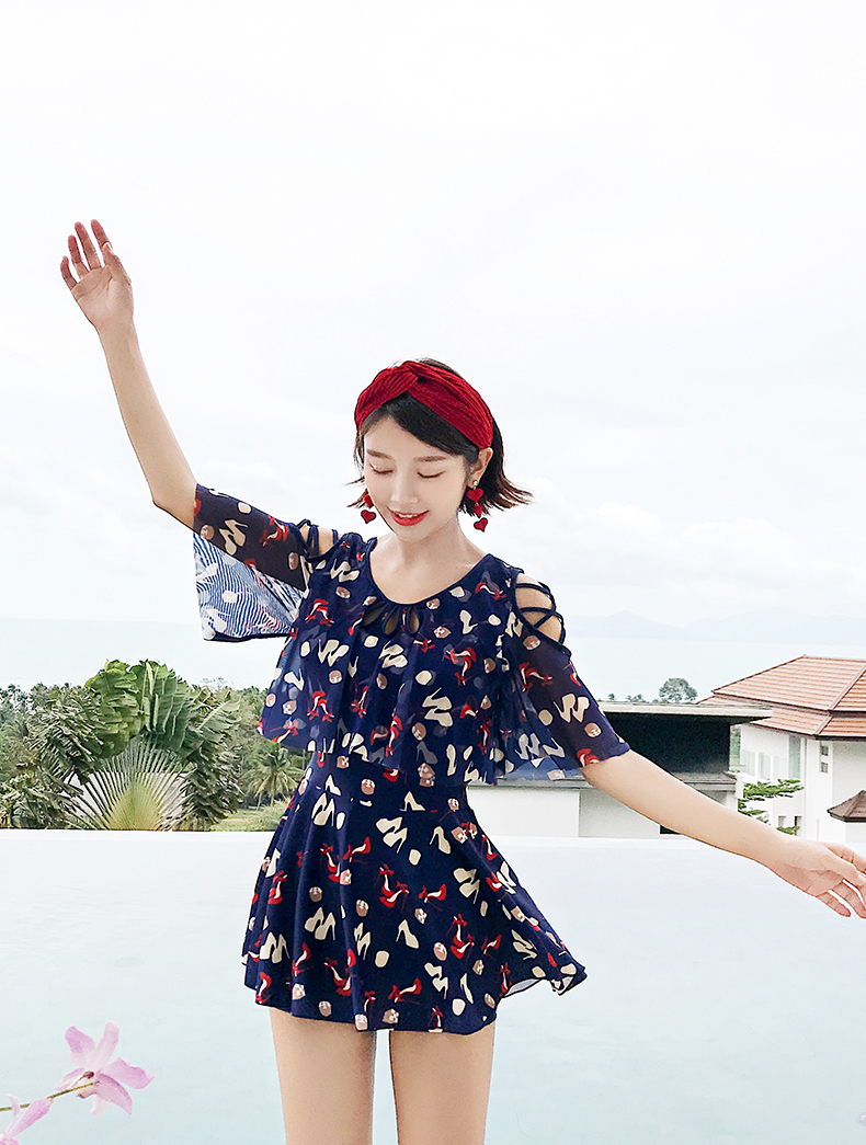 Đồ bơi Bà bảo thủ ngực nhỏ Hàn Quốc thu thập kích thước lớn che bụng giảm béo váy một mảnh sinh viên tắm nước nóng mùa xuân - Bộ đồ bơi One Piece bikini một mảnh khoét eo