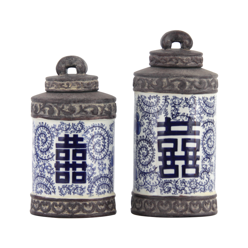 The New Chinese blue and white porcelain jar of jingdezhen ceramic porch decoration with cover storage tank home sitting room adornment is placed